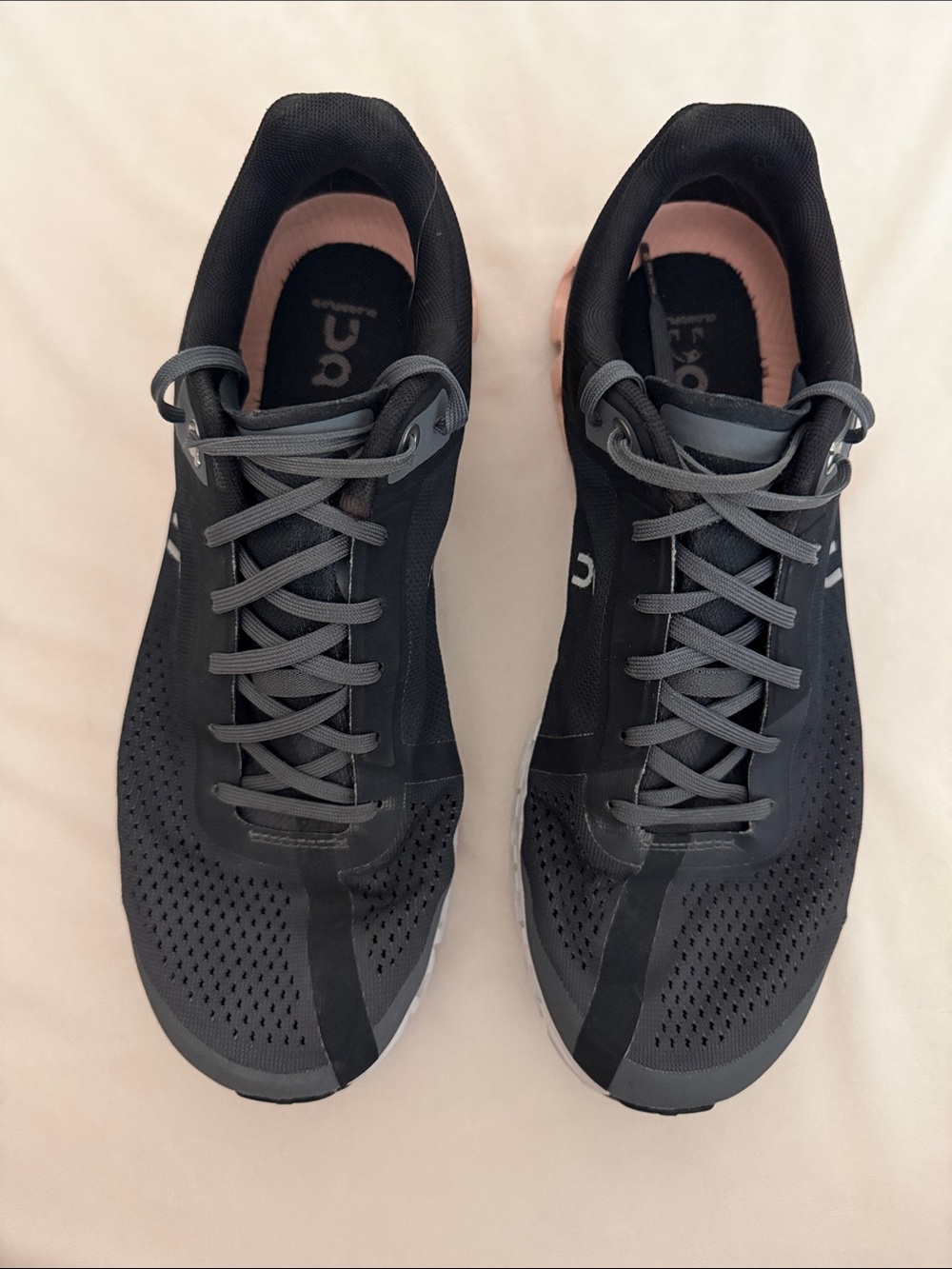 On Cloudflow Rock/Rose 10 Running Shoe - Picture 2 of 4